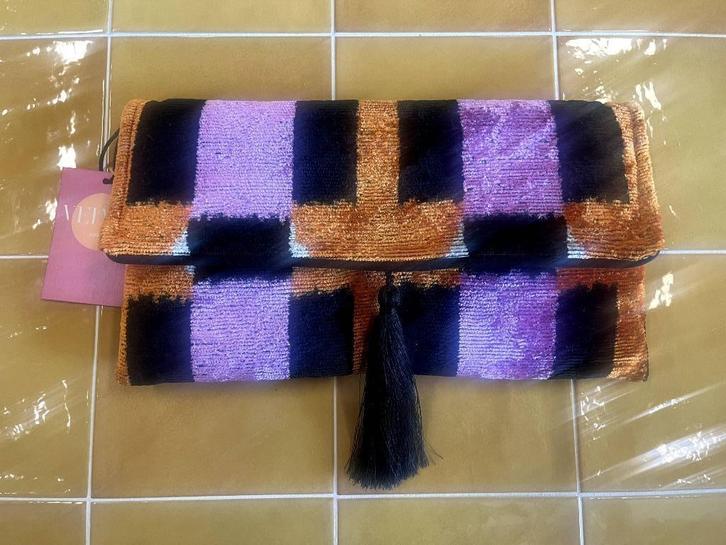 Ikat-clutch zwart, wit, roze, oranje, Sieraden, Tassen en Uiterlijk, Tassen | Damestassen, Nieuw, Avondtasje, Zwart, Ophalen of Verzenden