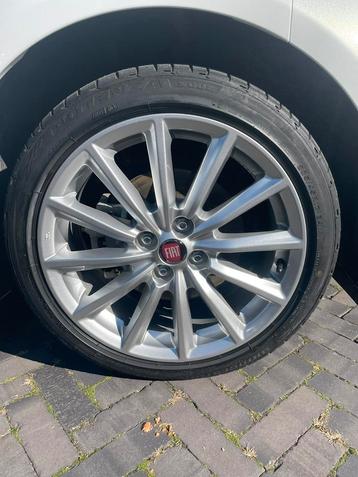 Set lichtmetalen velgen fiat 124 of abarth 124 en extra wiel beschikbaar voor biedingen