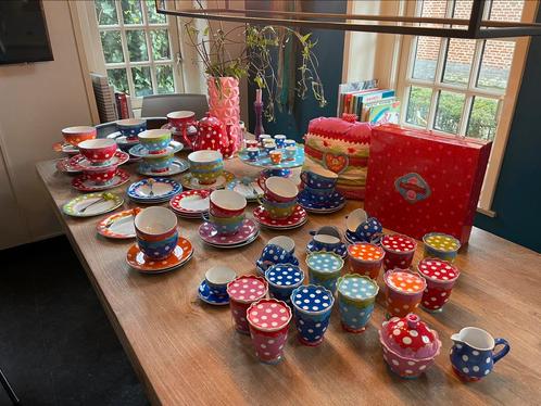 Oilily servies 87 delig met veel donkerblauw en roze limited, Huis en Inrichting, Keuken | Servies, Zo goed als nieuw, Kom(men)