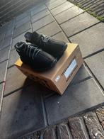 Yeezy 350 v2 Mono cinder, Kleding | Heren, Schoenen, Ophalen of Verzenden, Zo goed als nieuw