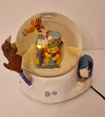 Leuk globe van winnie the pooh en vrienden, Ophalen of Verzenden, Winnie de Poeh of vrienden, Zo goed als nieuw, Beeldje of Figuurtje