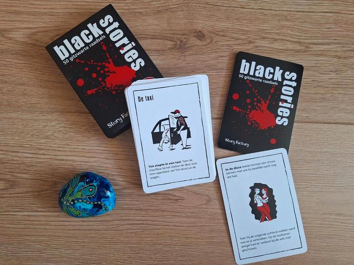 Black Stories Raadselspel, Hobby en Vrije tijd, Gezelschapsspellen | Bordspellen, Gebruikt, Drie of vier spelers, Vijf spelers of meer