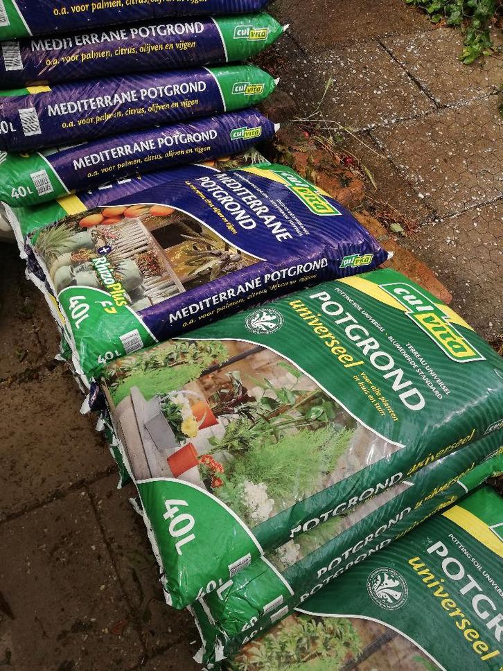 Super kwaliteit potgrond in grote zakken 40L vanaf €5,95!!, Tuin en Terras, Aarde en Mest, Potgrond, Ophalen