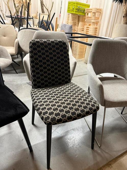 Zwarte print stoel, Huis en Inrichting, Stoelen, Zo goed als nieuw, Eén, Leer, Zwart, Ophalen