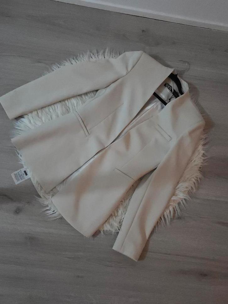 Elegante Blezer, Kleding | Dames, Jasjes, Kostuums en Pakken, Zo goed als nieuw, Jasje, Maat 36 (S), Beige, Ophalen of Verzenden