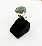 Zilveren ring met een grote ronde chrysopraas, Sieraden, Tassen en Uiterlijk, Ringen, 18 tot 19, Verzenden, Nieuw, Met edelsteen