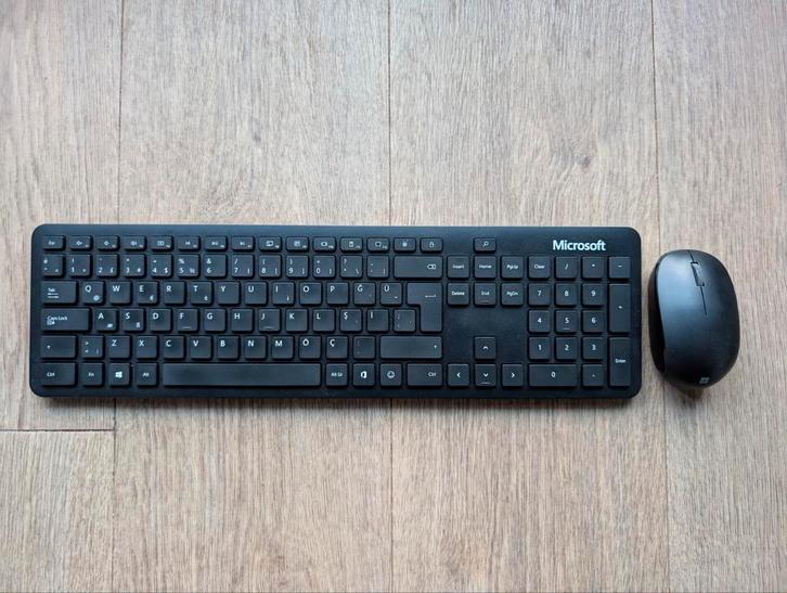 Microsoft Bluetooth Toetsenbord & Muis Set - Turks QWERTY, Computers en Software, Toetsenborden, Zo goed als nieuw, Qwerty, Draadloos