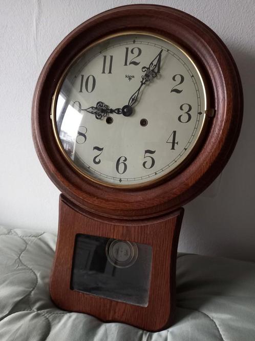 Klok eikenhout/gongslag merk kiga, Antiek en Kunst, Antiek | Woonaccessoires, Ophalen of Verzenden