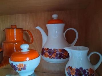 Jaren 70 servies spullen beschikbaar voor biedingen