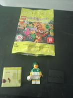 LEGO Minifigure Serie 19 - Rugby Speler Compleet, Ophalen of Verzenden, Zo goed als nieuw, Overige merken