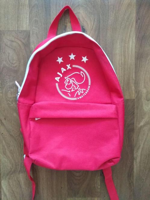 AFC Ajax Amsterdam Rugtas / Sporttas ( Rood ), Verzamelen, Sportartikelen en Voetbal, Zo goed als nieuw, Overige typen, Ajax, Ophalen