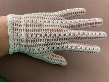 Prachtig witte kanten handschoenen jaren 60 vintage hand gem beschikbaar voor biedingen