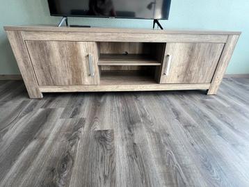 Tv meubel - 175cm breed beschikbaar voor biedingen