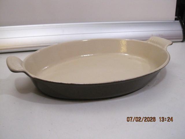 ovenschaal le creuset bruin 32 cm (374), Ophalen of Verzenden, Zo goed als nieuw, Gietijzer, Overige typen