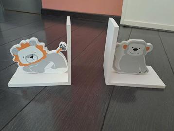 Boekenplanken voor op de kinderkamer beschikbaar voor biedingen