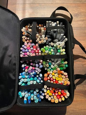 315 copic markers in goede staat beschikbaar voor biedingen