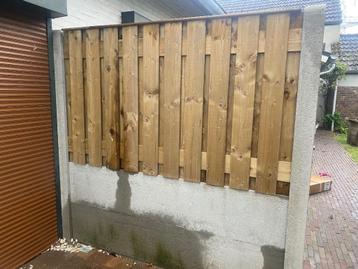 schutting beschikbaar voor biedingen