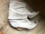 FRED DE LA BRETONIERE beige suède wedges laarsjes maat 41, Fred de la Bretoniere, Beige, Lage of Enkellaarzen, Ophalen of Verzenden