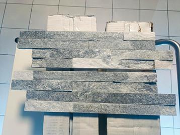 Natuur stenen beschikbaar voor biedingen