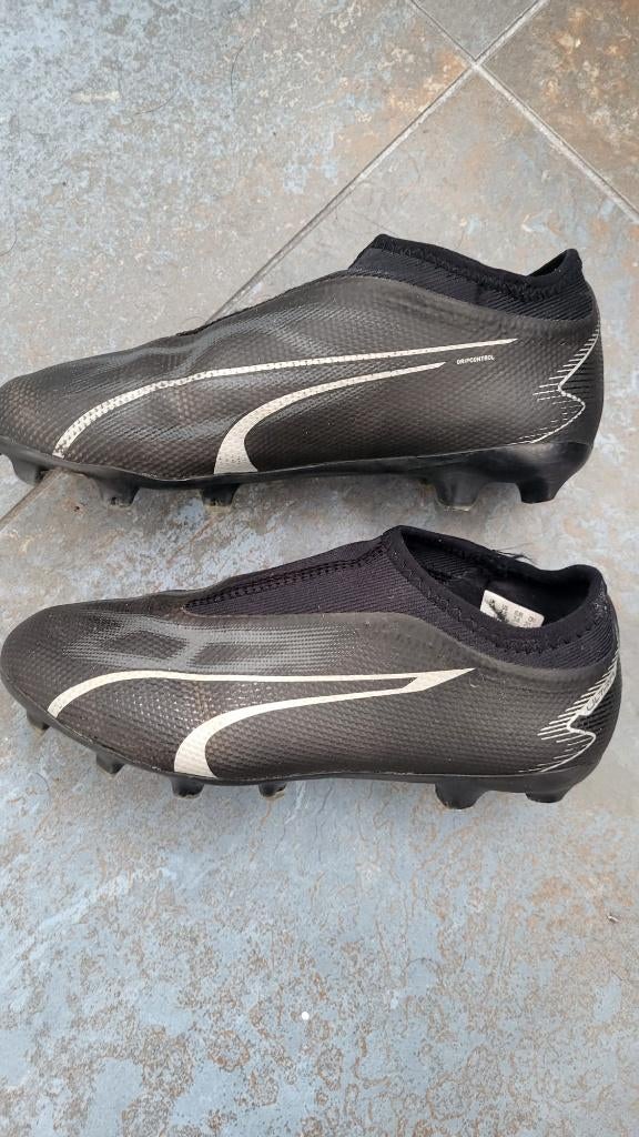 Kinder voetbal schoenen maat 34, Ophalen, Gebruikt, Sportschoenen, Puma