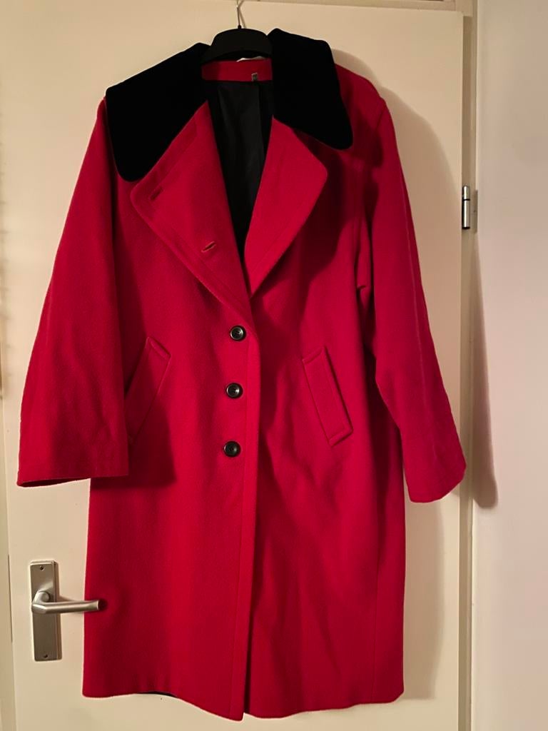 VINTAGE WOLBLEND MANTEL FLUWEEL KRAAG 40, Maat 38/40 (M), Ophalen of Verzenden, Vintage wolblend mantel, Gedragen