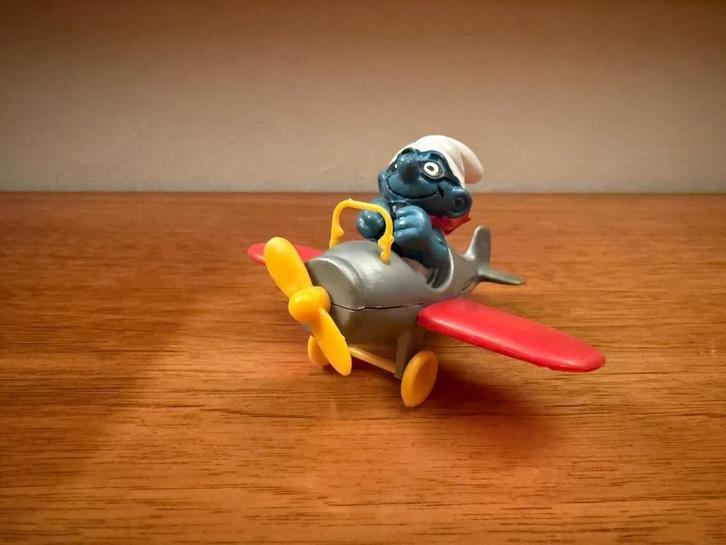 Smurf in vliegtuig – Super smurf, Verzamelen, Smurfen, Gebruikt, Poppetje, Figuurtje of Knuffel, Overige Smurfen, Ophalen of Verzenden