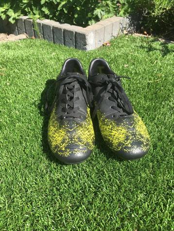 Voetbalschoenen Heren Maat 41 Noppen beschikbaar voor biedingen