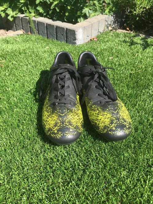 Voetbalschoenen Heren Maat 41 Noppen, Sport en Fitness, Voetbal, Gebruikt, Schoenen, Maat XS of kleiner, Ophalen of Verzenden
