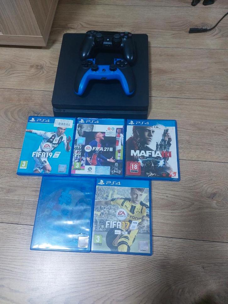 PS4 met 5 games en 2 controllers, Spelcomputers en Games, Spelcomputers | Sony PlayStation 4, Refurbished, Slim, 500 GB, Met 2 controllers