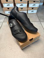 Shimano RC502 Wielrenschoenen maat 45 zwart breed NIEUW, Heren, Bykz, Schoenen, Nieuw