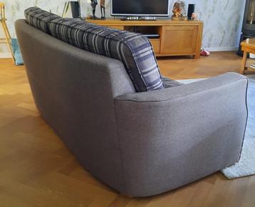 Bank en 2 stoelen beschikbaar voor biedingen