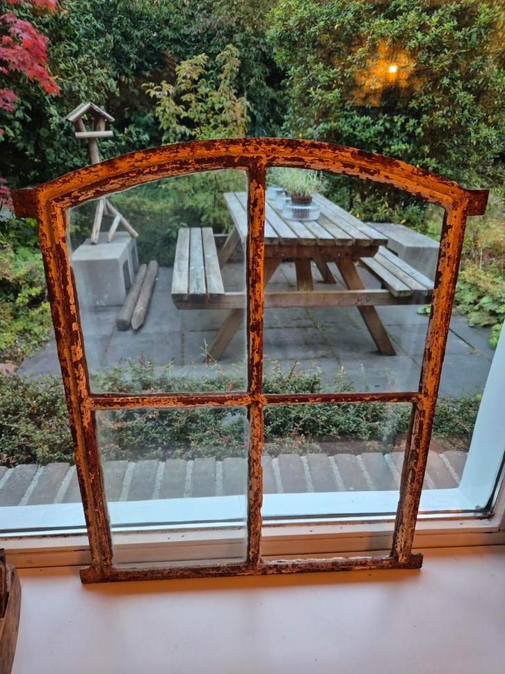 Oud stalraam met roestige charme, Antiek en Kunst, Antiek | Overige Antiek, Ophalen