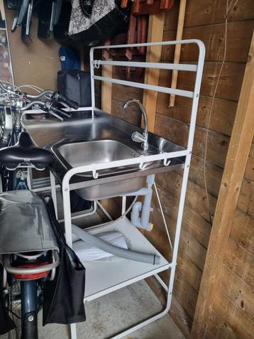 Vrijstaande keuken met kraan - Ideaal voor verbouwing beschikbaar voor biedingen