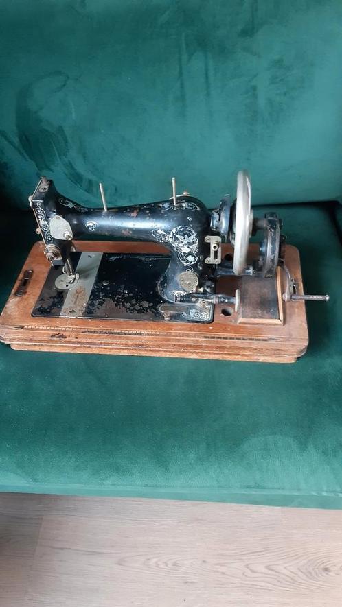 Oude naaimachine ( denk van Singer ), Antiek en Kunst, Antiek | Naaimachines, Ophalen