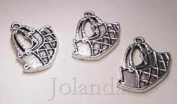 0828 Mooie Tibetaanse Metalen Bedels beschikbaar voor biedingen