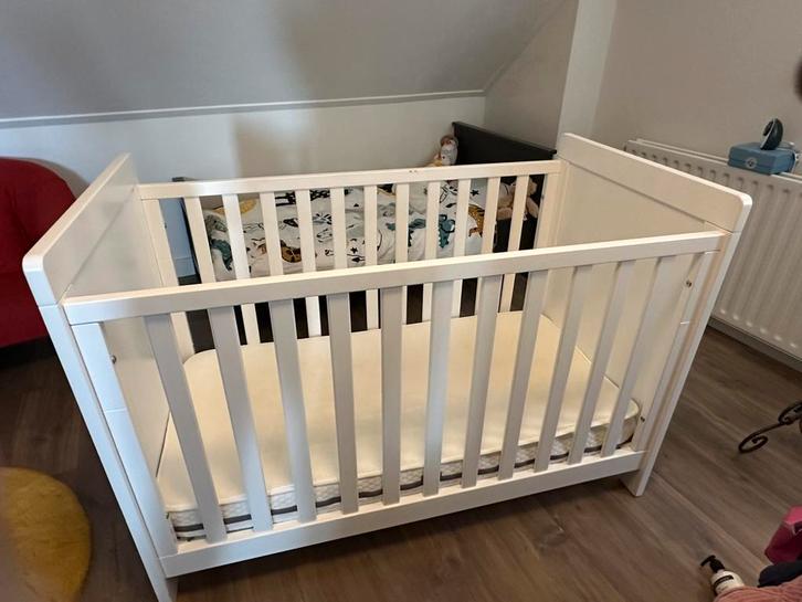 Bopita Babykamer (commode + ledikant + aerosleep matras), Kinderen en Baby's, Babywiegjes en Ledikanten, Gebruikt, Ledikant, Ophalen