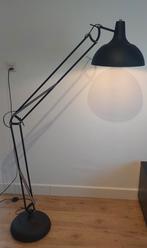 Mooie zwarte vloerlamp., Huis en Inrichting, Lampen | Vloerlampen, Ophalen, Zo goed als nieuw, 150 tot 200 cm