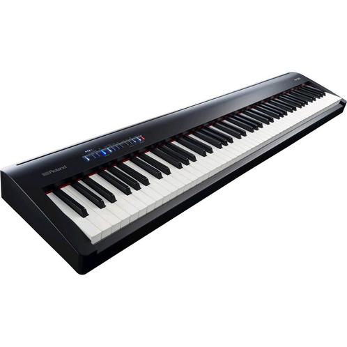 Roland FP30, Muziek en Instrumenten, Keyboards, Zo goed als nieuw, 88 toetsen, Roland, Aanslaggevoelig, Met standaard, Midi-aansluiting
