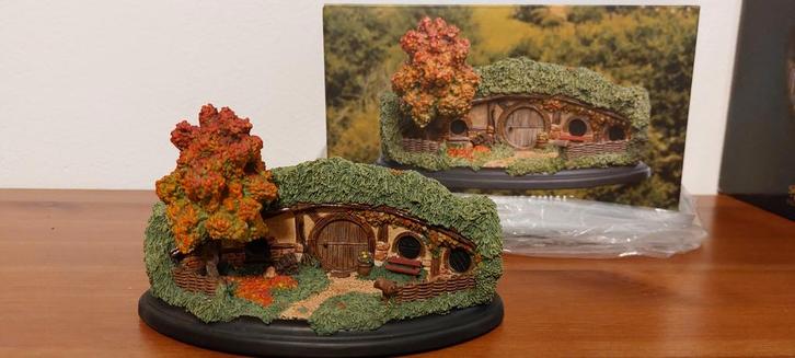 Weta Hobbit Hole 18 Garden Smiall Beeldje, Verzamelen, Lord of the Rings, Zo goed als nieuw, Ophalen of Verzenden