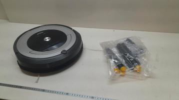 Robot stofzuiger roomba 680 defect voor onderdelen reparatie beschikbaar voor biedingen