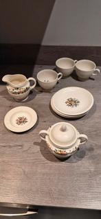 Wedgwood servies met bloemmotief, Ophalen
