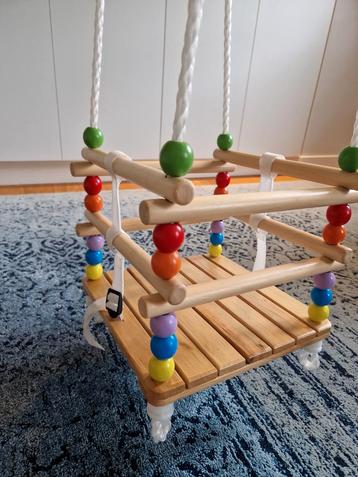 Houten Schommel voor Peuters - Zo Goed Als Nieuw! beschikbaar voor biedingen