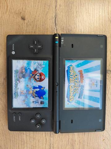 Nintendo DS Zwart + Games beschikbaar voor biedingen