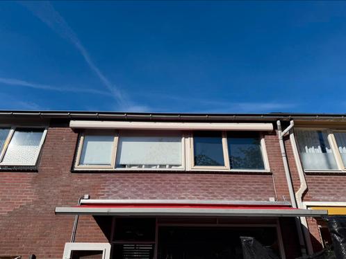 Zonnescherm 5m breed, elektrisch verstelbaar, Tuin en Terras, Zonneschermen, Zo goed als nieuw, Knikarmscherm, 150 tot 300 cm