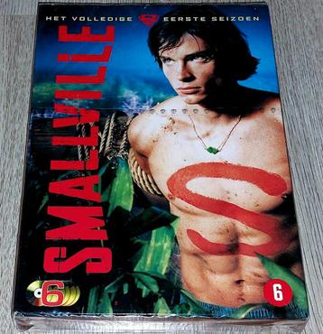 Smallville - Seizoen 1 - 6DVD Box beschikbaar voor biedingen