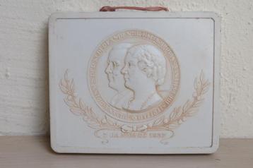 Plaquette uit 1937 ter gelegenheid huwelijk Juliana&Bernhard beschikbaar voor biedingen