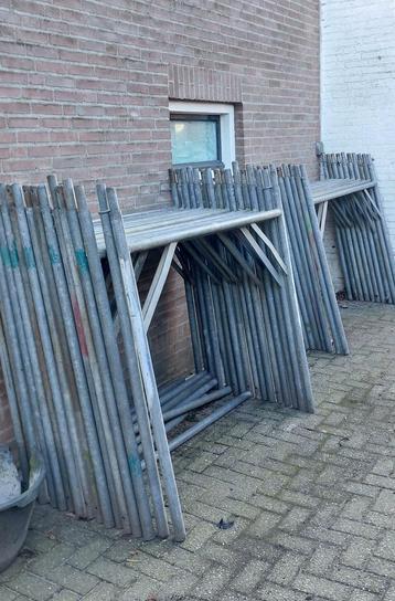Complete steiger met H-jukken beschikbaar voor biedingen