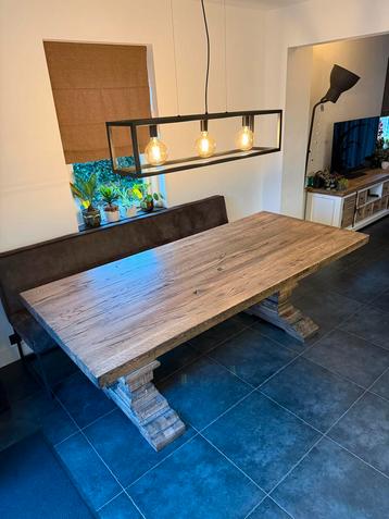 Mooie Eetkamertafel - Robuust Design, vandaag ophalen! beschikbaar voor biedingen