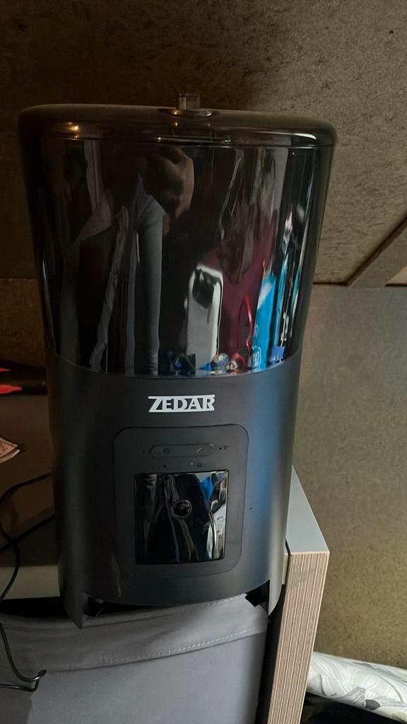 Automatische voerbak 2x, Dieren en Toebehoren, Kattenvoerbakken en Drinkbakken, Zo goed als nieuw, Ophalen