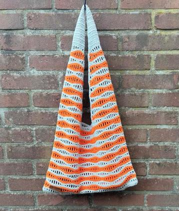 Handgemaakte gebreide katoenen schoudertas beschikbaar voor biedingen